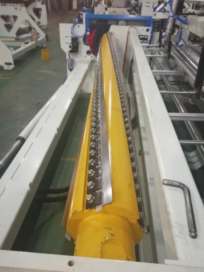 Linha de produção fácil de usar máquina do lenço de papel do rewinder de toalha de papel higiênico da cozinha da máquina da fatura de lenço de papel