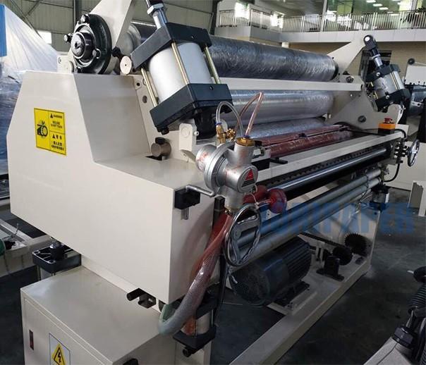 Tecido de toalete do rebobinamento do quadro do PLC que faz suportes da máquina 7.5KW 2 10