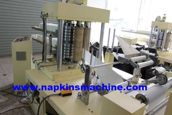 Máquina laminada 2 camadas da dobradura do guardanapo, 2200 folhas/Min Tissue Folder