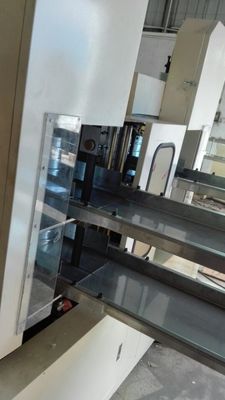 Oito folhas da dobra 1000 do vácuo/Min Automatic Napkin Making Machine